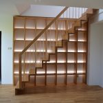 Moderné kombinované schody drevo-kov
