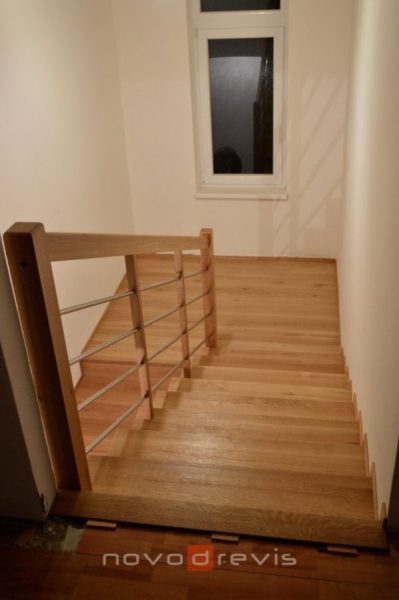 obklad starého schodišťa, podesta 160x230 cm